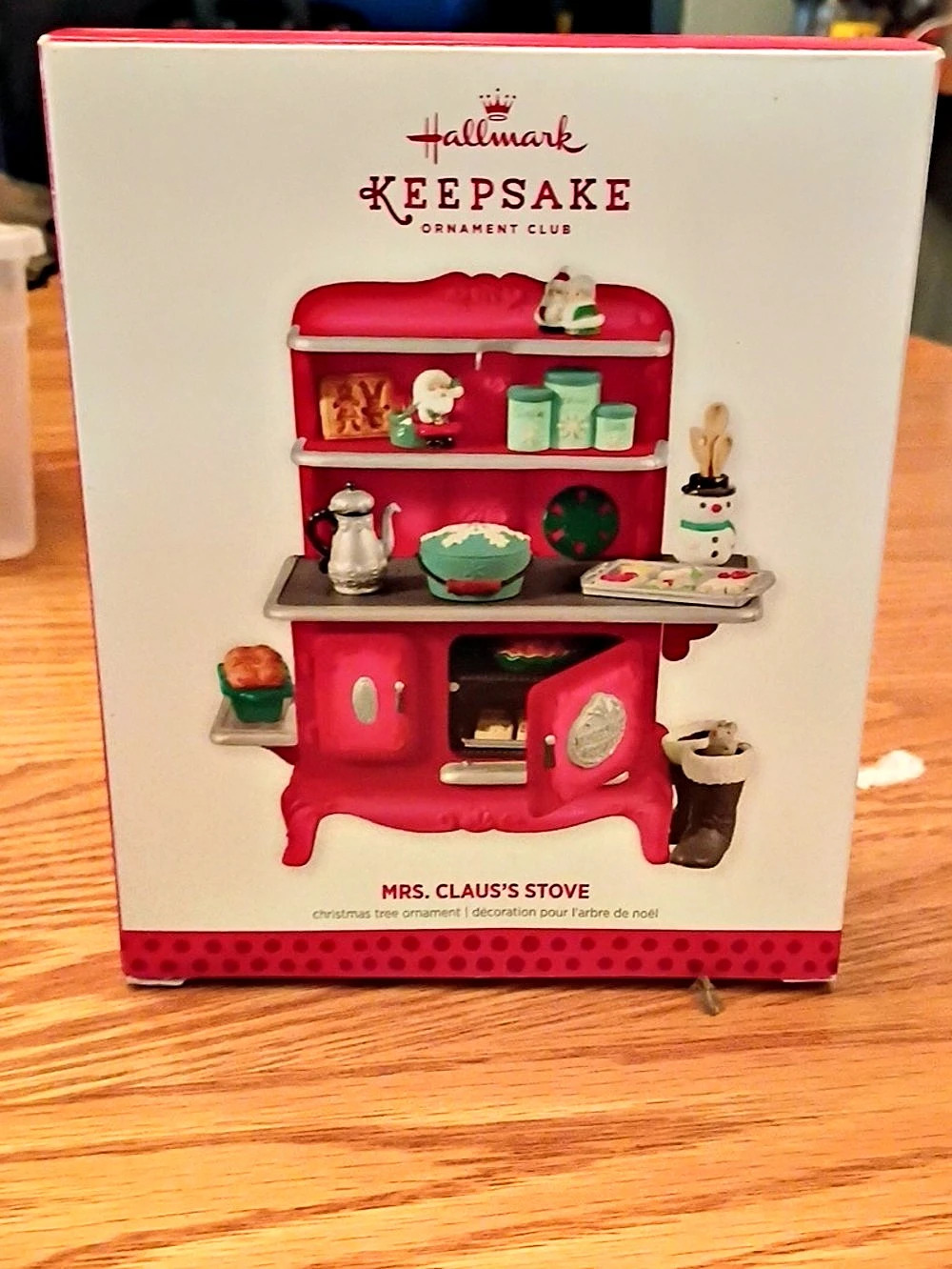 Hallmark Mrs. Claus's Stove Keepsake Christmas Ornament Red & White